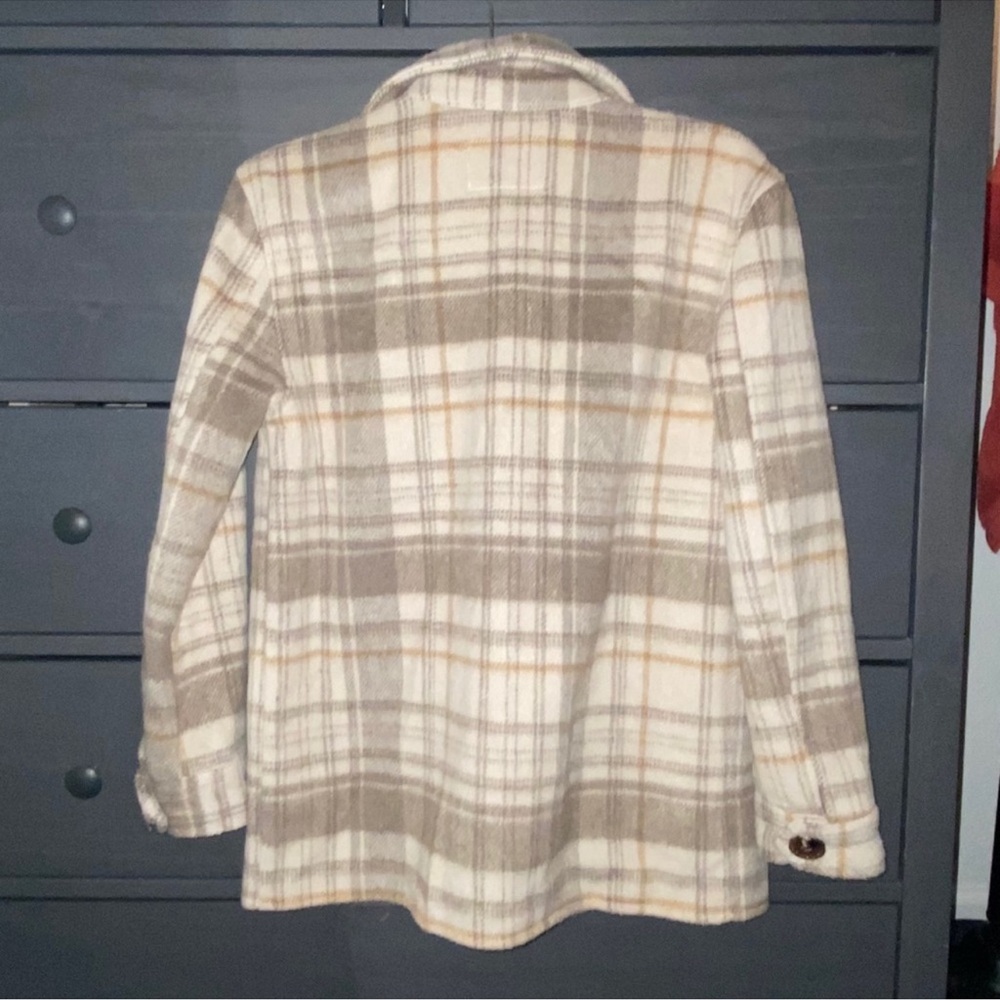 Plaid button up shacket - Picture 6 of 6